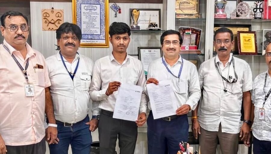 महापालिका मोरवाडी आयटीआयमधील प्रशिक्षणार्थ्याचे सौदी अरेबिया येथे डिझायनर म्हणून निवड