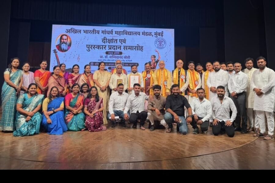 संतपीठाचे संचालक ह.भ.प. राजू महाराज ढोरे यांना ‘पंडित विष्णू दिगंबर पलुस्कर कला गौरव पुरस्कार’ प्रदान