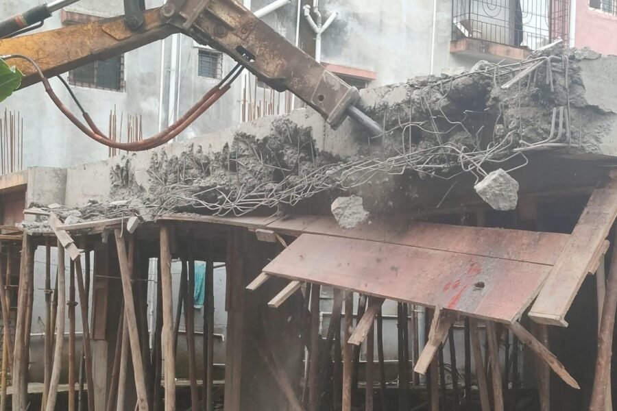 शहरातील अनधिकृत बांधकामे, अतिक्रमणांवर महापालिकेचा हातोडा
